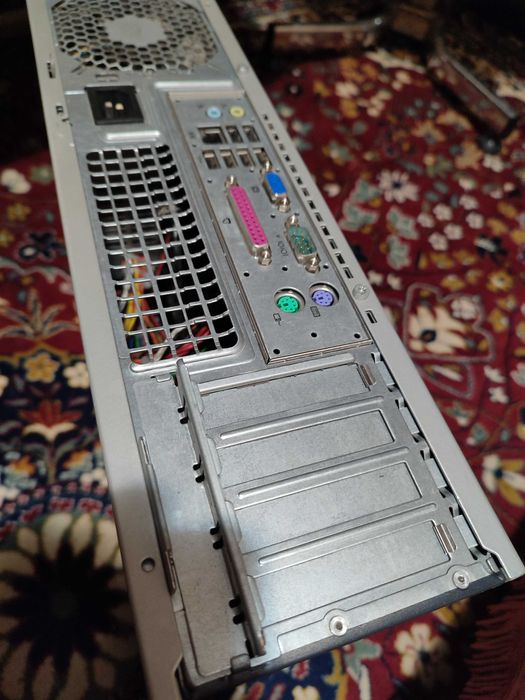 Настолен компютър HP Compaq Intel (R) Celeron (R) D; CPU 3.06 GHz