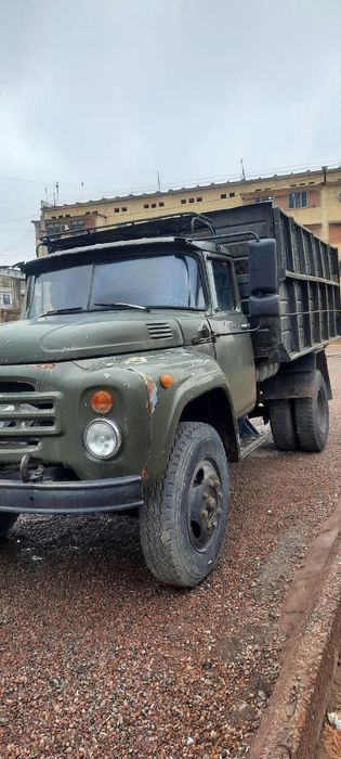 Зил стилади самосвал.