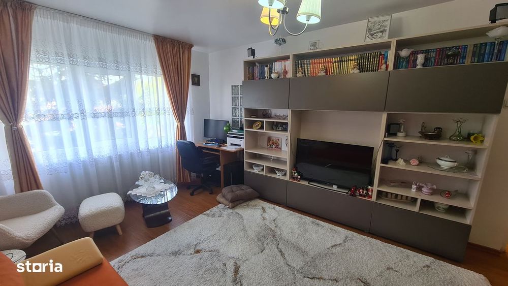 Apartament cu 2 camere de vânzare în Curtea de Argeș.