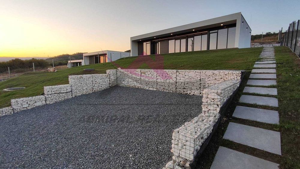 Продава се Къща в Варна, Левски - 150 кв.м за 1400 €/кв.м - Снимка #2