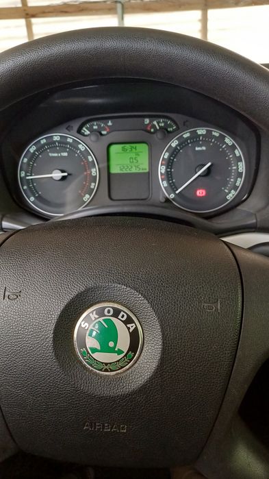 Vând Skoda Octavia 2 1,9 2006, al doilea proprietar, rulata doar România.
