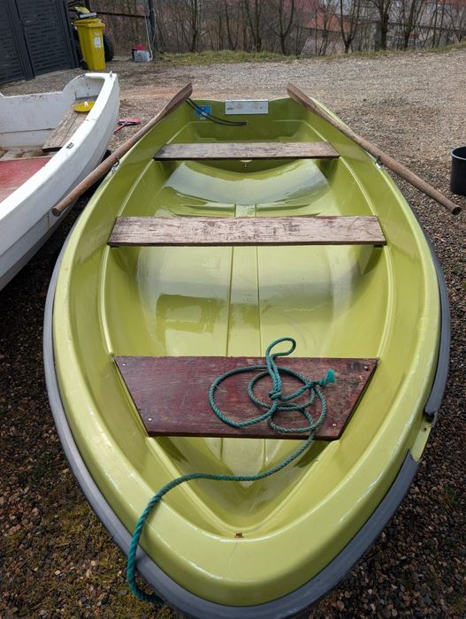 Barcă de fibra 3,8m