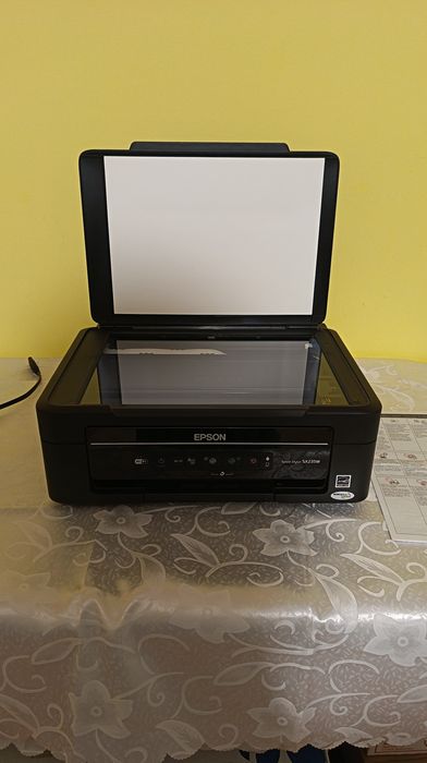 Imprimanta Multifuncționala Wireless Epson, necesită cartușe