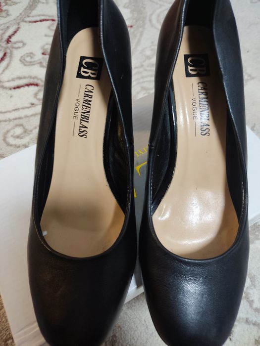 Продам туфли новые