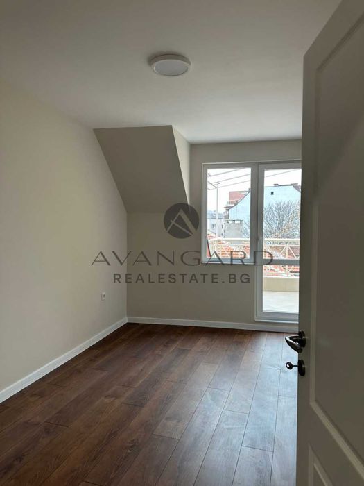 Продава се Двустаен апартамент в Пловдив, Център - 83 кв.м за 2091 €/кв.м - Снимка #2