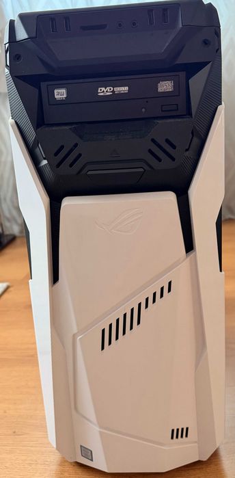 Desktop Asus ROG GD30CI