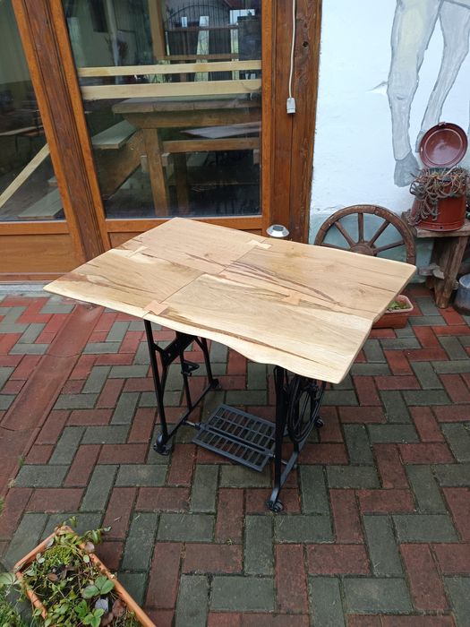 Birou sau masa - mașină de cusut