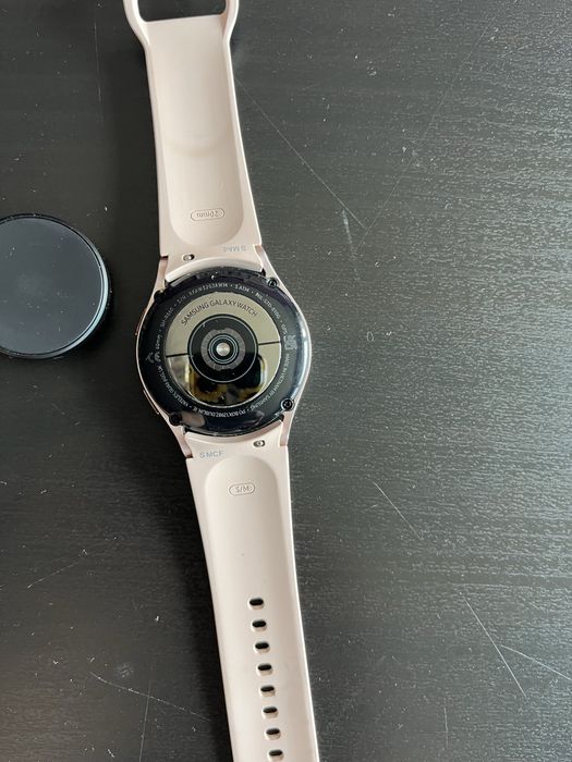 Продавам часовник Самсунг