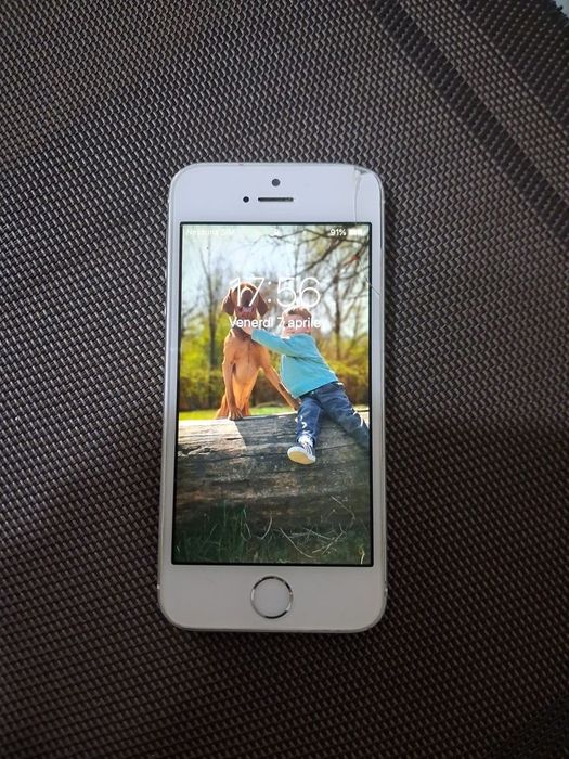 Vând 2 iPhone 5S