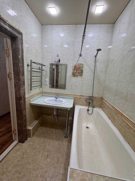 4х комнатная квартира в Мирабадском районе