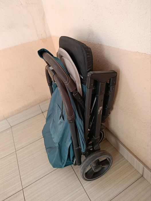 продаеться коляска