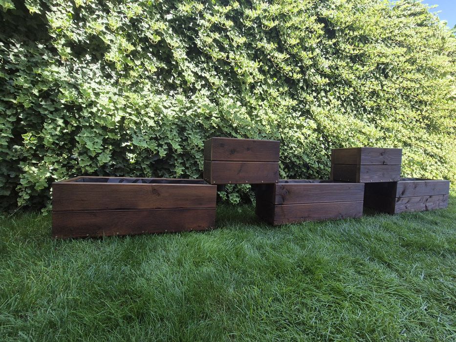 Дървени кашпи и саксии