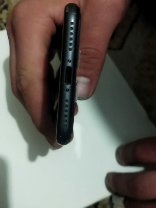 iPhone 8 64 gb 79емкость