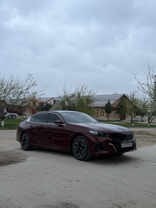 Bmw i5 50L M-sport