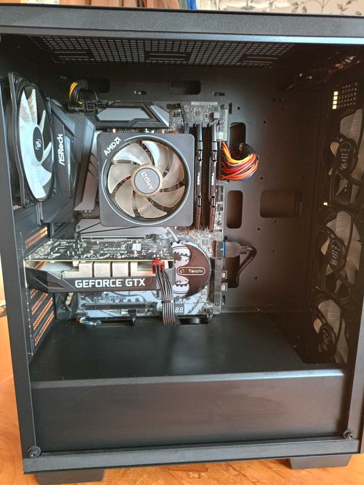 Компютър AMD Ryzen