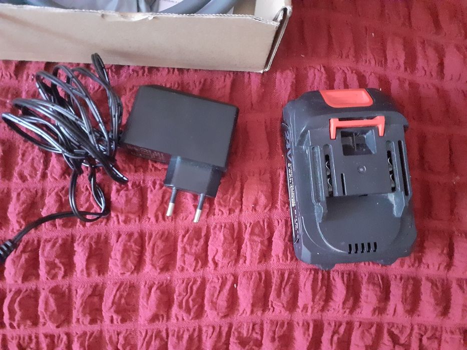 Dus portabil reîncărcabil electric
