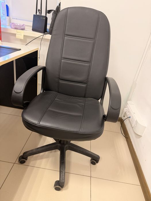 Продам офисное кресло