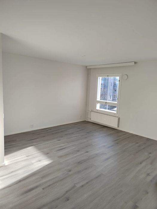 Zugrav, gresie, faianță,rigips –Execut lucrări de calitate finisaje interioare,exterioare