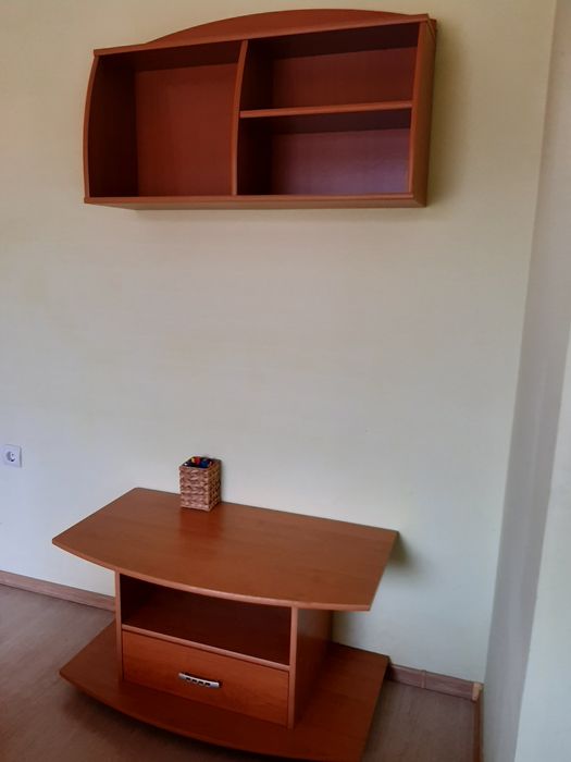 Тв шкаф ,малка маса, етажерка