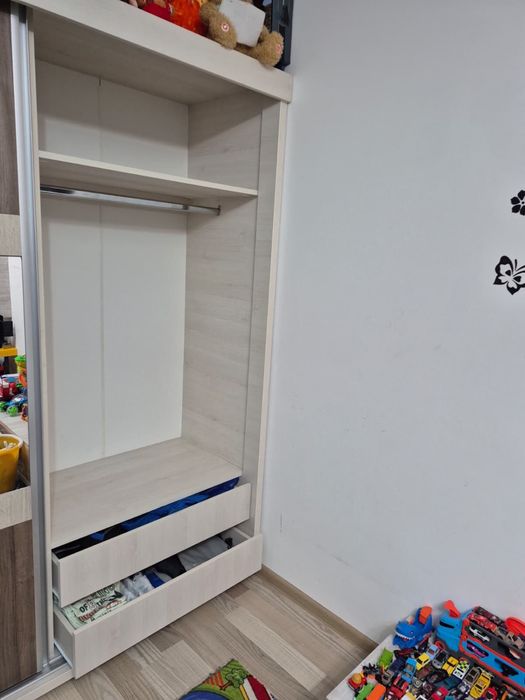 Set mobila dressing +comoda + 3x dulapuri suspendate