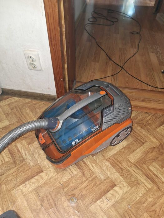 Продам моющий пылесос THOMAS Aqua+ Pet & Family