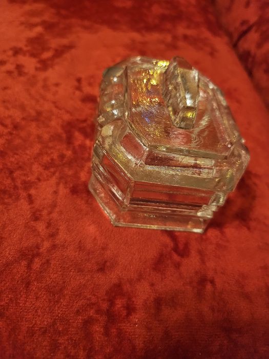 Cutiuță de cristal
