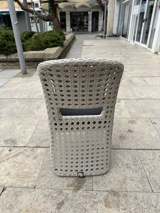 Столове и маси (външна и вътрешна употреба)