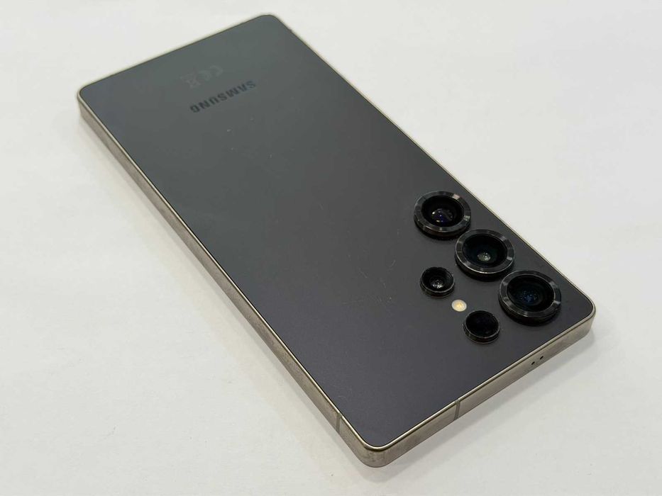 Samsung Galaxy S25 Ultra – 256GB / 12GB RAM