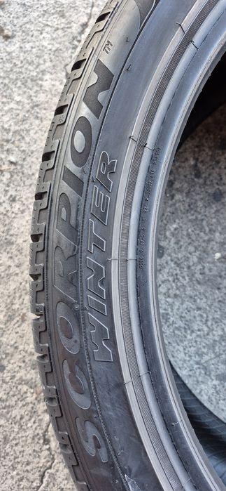 4 anvelope iarna Pirelli,fata 265/40/21,spate 295/35/21.Pret/bucata