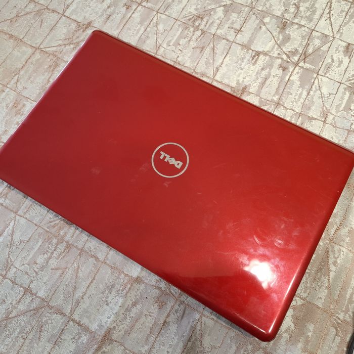 Лаптоп Dell - За части (с зарядно)