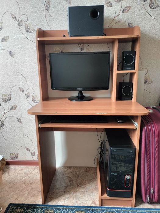 Домашний Компьютер сатылады подставкасымен