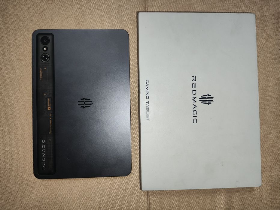 Планшет REDMAGIC Astra Gaming Tablet — Snapdragon 8 Elite