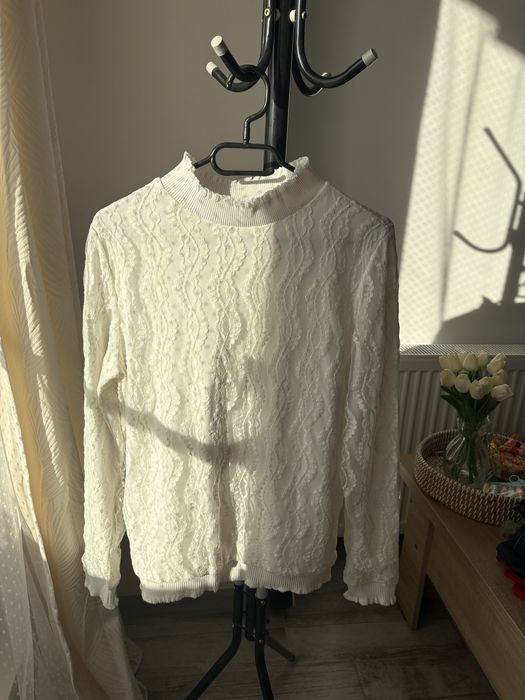 Bluza eleganta cu detalii fine