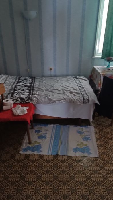Продавам къща близнак