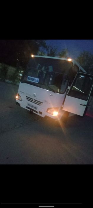 Автобус 2011 года