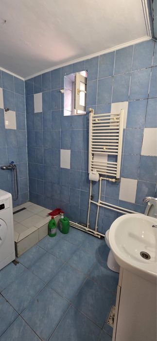 De inchiriat apartament la parter