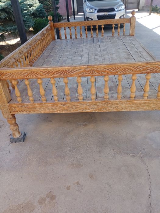 Топчан деревянный во двор