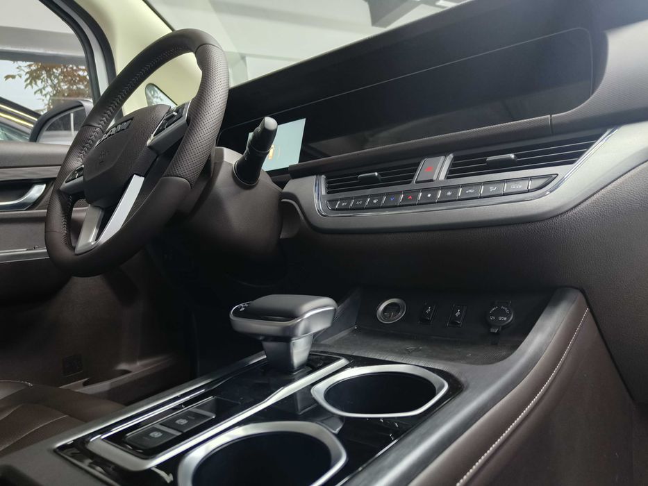 BAW 9 seats 2024 yil minivan