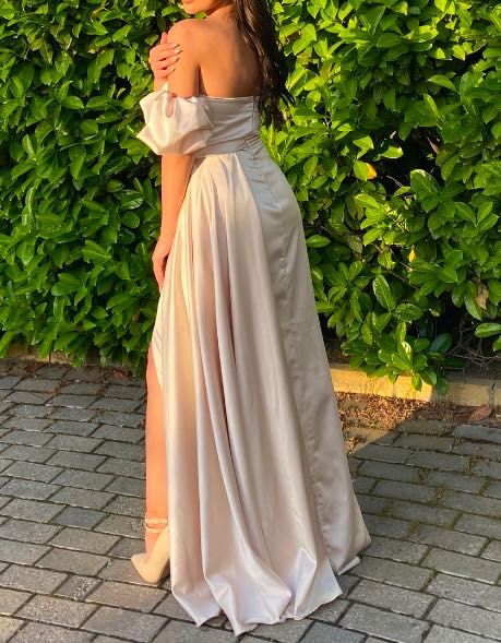 Официална  рокля