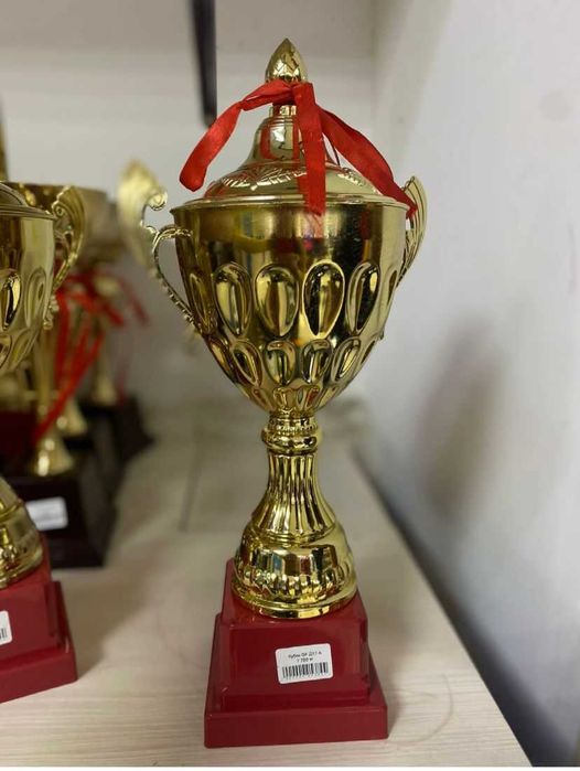 Кубки футбольные кубки статуэтки