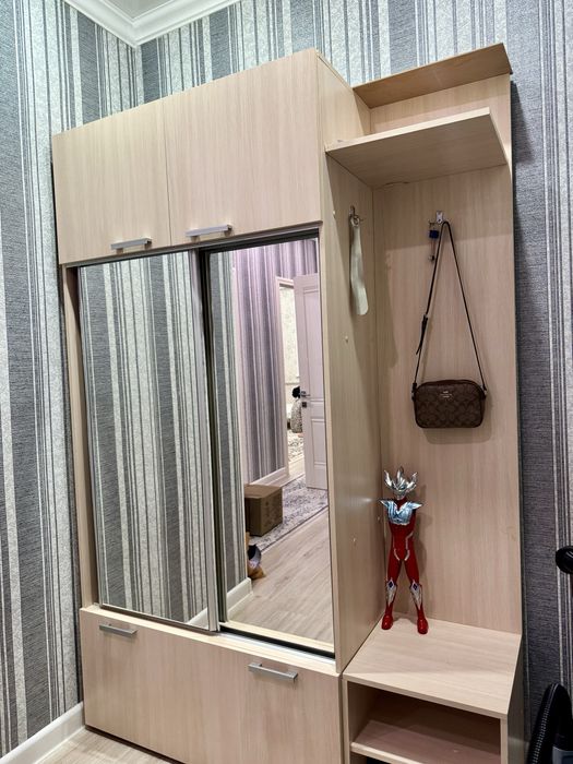 Шкаф для прихожей