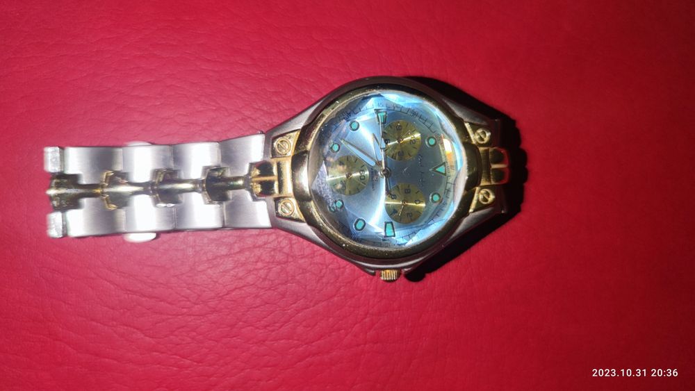 Продаю часы наручные