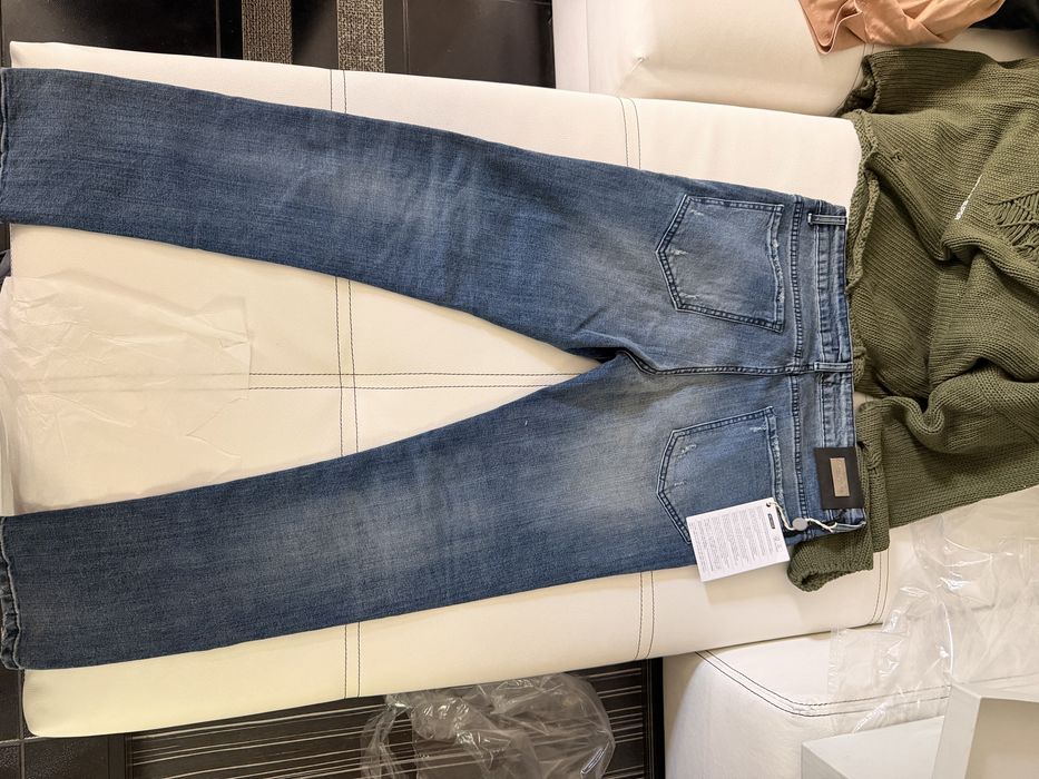 CoSTUME NATIONAL CNC дънки отговарят на 34