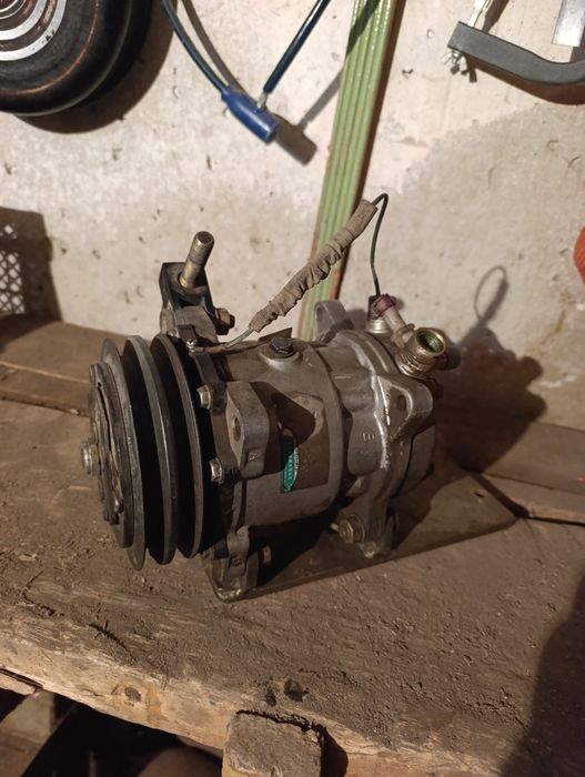 Продам компрессор кондиционера на спец технику