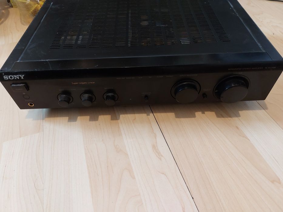 Продавам усилвател Sony TA-FE310R+Logitech Bluetooth аудио приемник