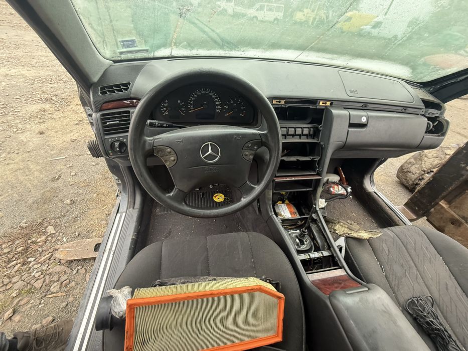 Мерцедес  Е220 ЦДИ 143 кс 2000г ОМ611 на части