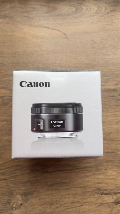 Canon EF 50mm f/1.8 STM