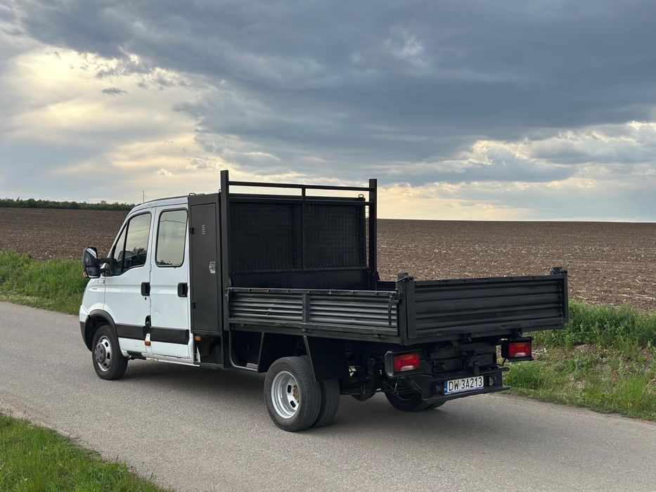 Iveco daily 2011 motor 3.0 basculabil  cu 7 locuri