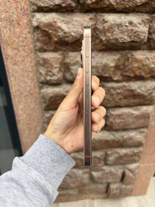 Iphone 16 Pro Max Gold