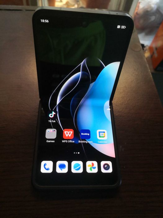 Telefon zte nubia flip